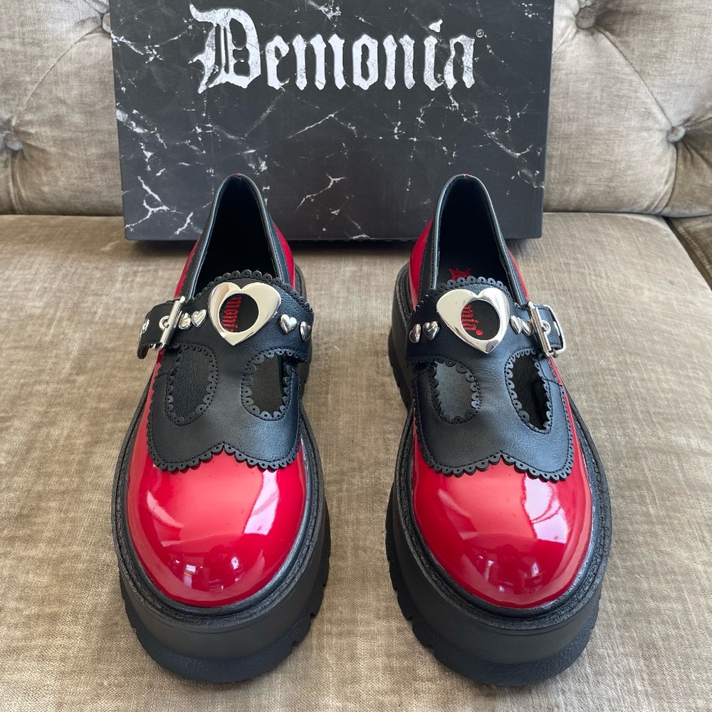 Demonia SLACKER-23 Red Vegan Leather Platform Heart T-Stap Maryjanes Size 9 NWT